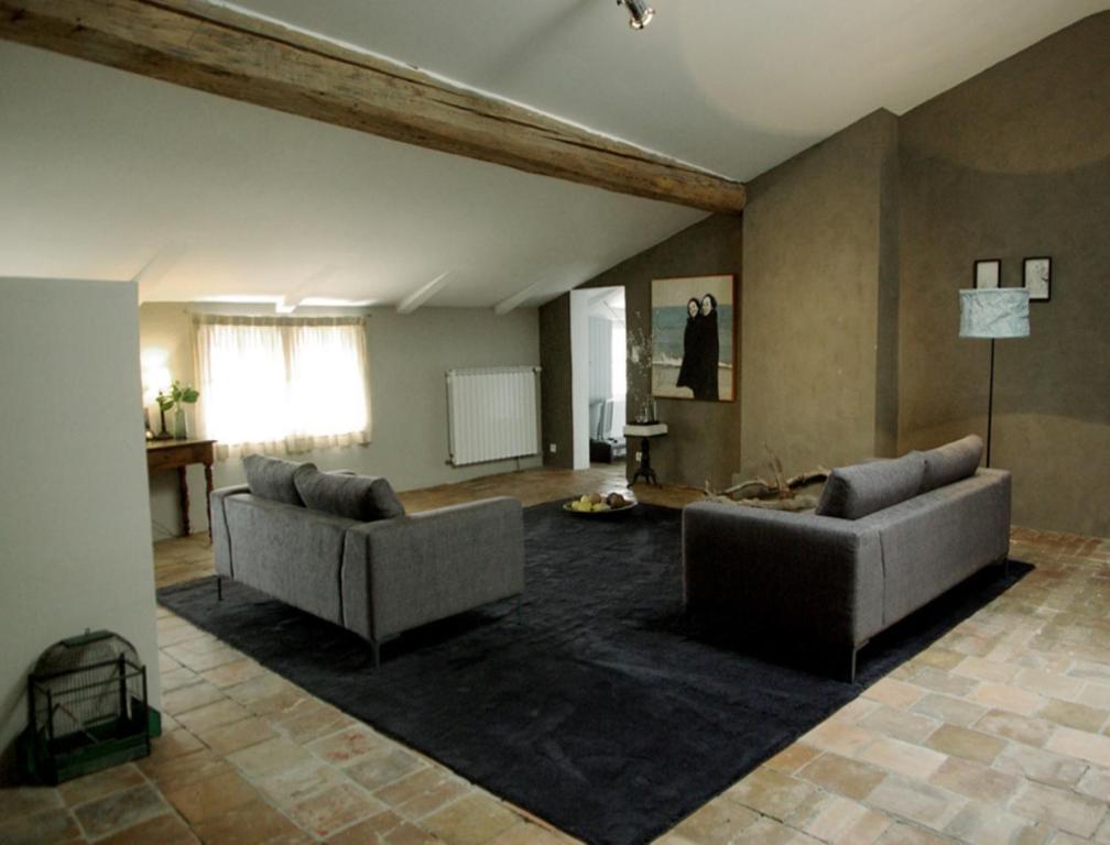 Monte Arena Bed and Breakfast Montaren-et-Saint-Médiers Exteriör bild