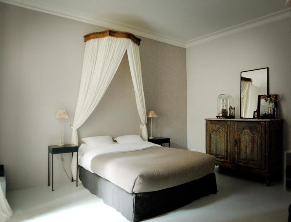 Monte Arena Bed and Breakfast Montaren-et-Saint-Médiers Exteriör bild