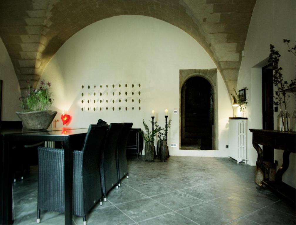 Monte Arena Bed and Breakfast Montaren-et-Saint-Médiers Exteriör bild